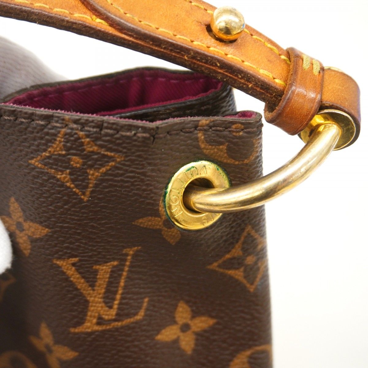 Louis Vuitton Handbag Monogram Gray Souffle MM Pivoine — view 8