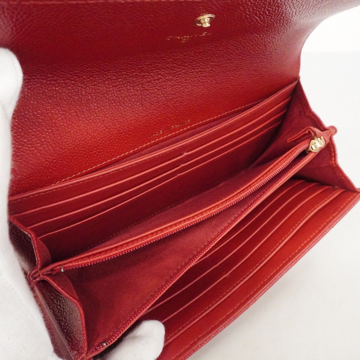 Chanel Wallet Caviar Leather Red Gold — view 3