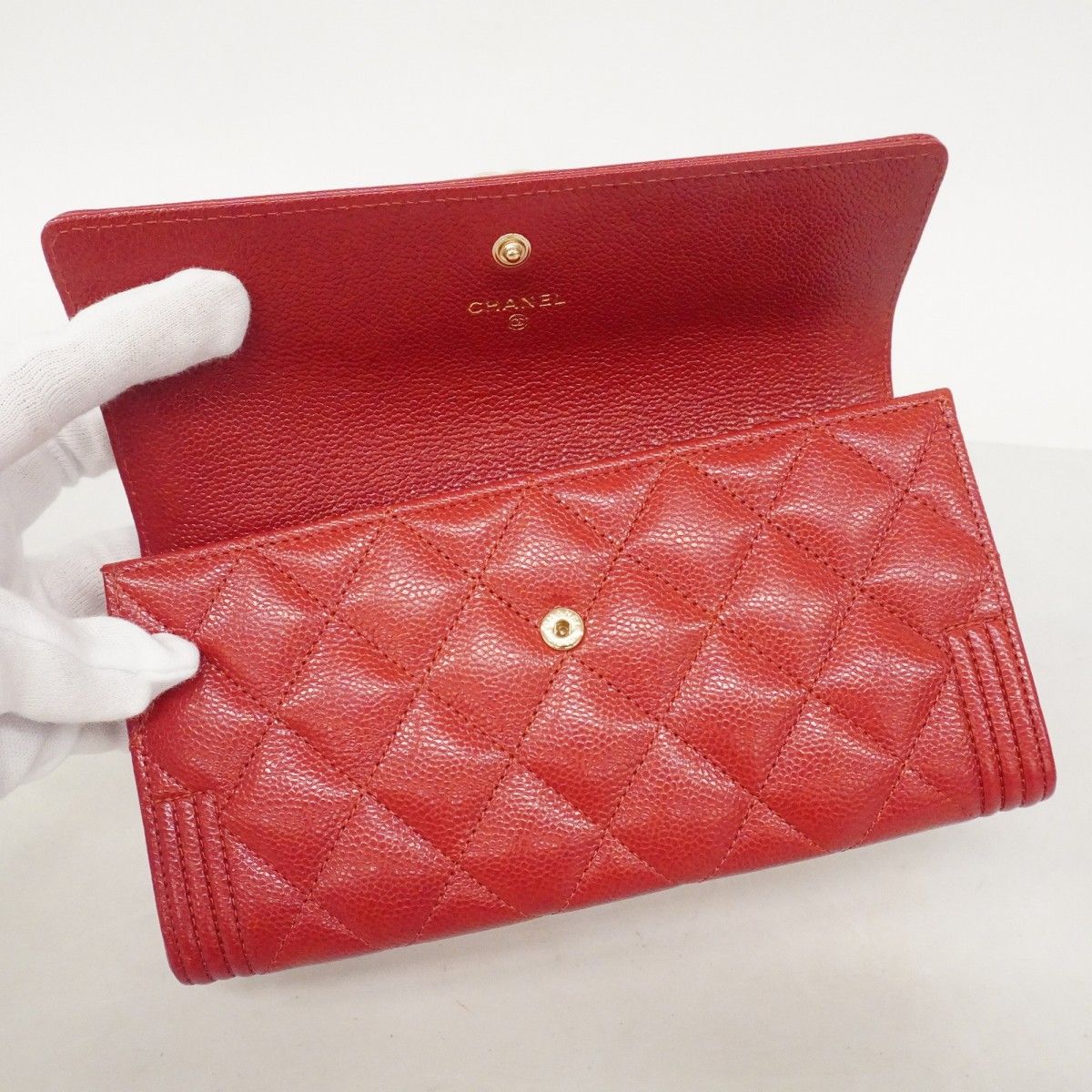 Chanel Wallet Caviar Leather Red Gold — view 7