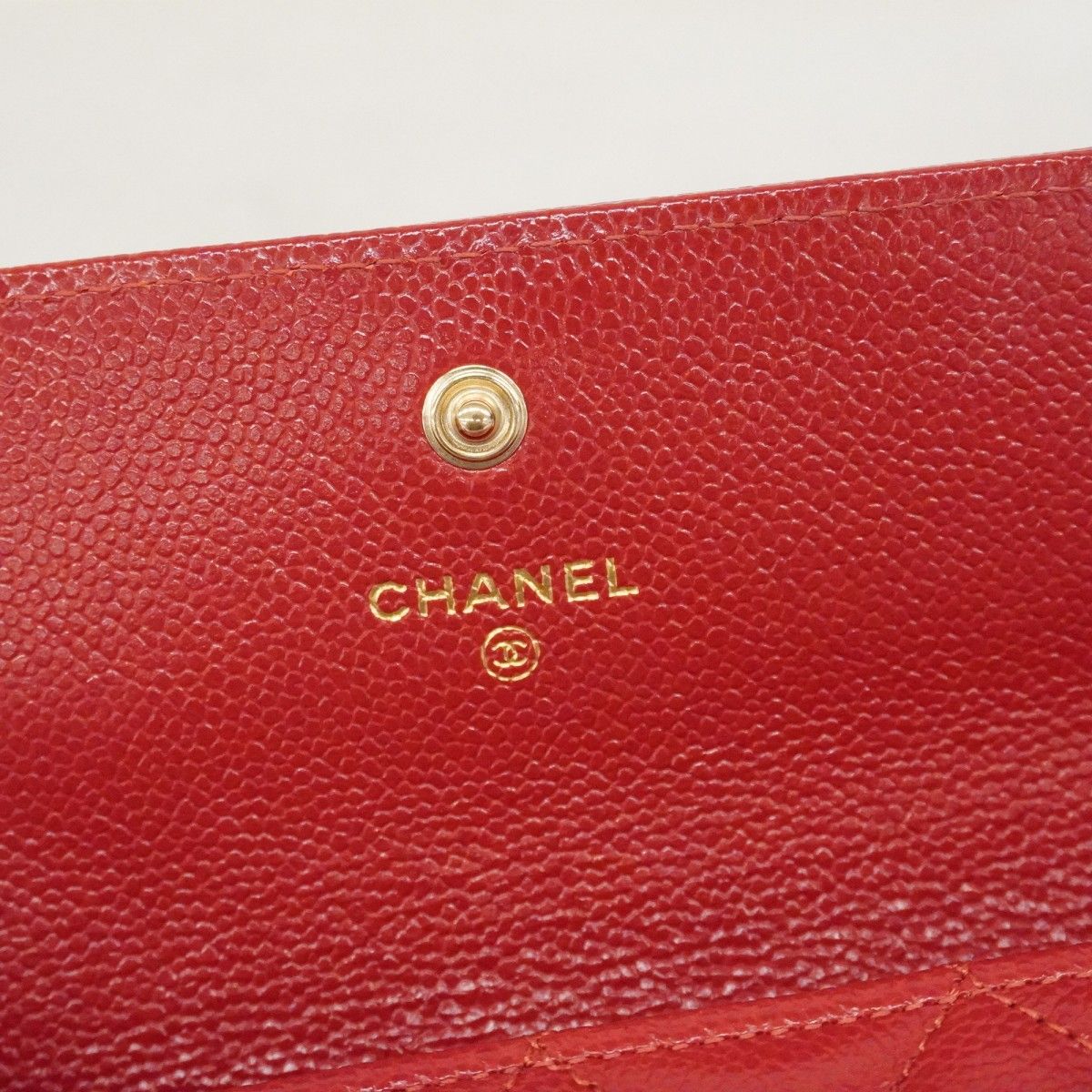 Chanel Wallet Caviar Leather Red Gold — view 4