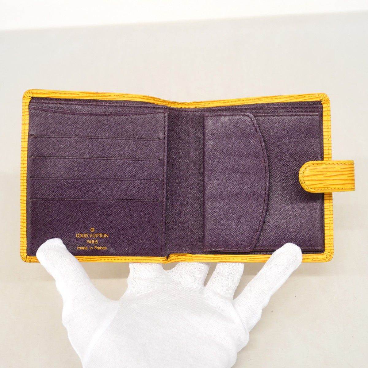 Louis Vuitton Wallet Epi Portobier Compact Jaune — view 4