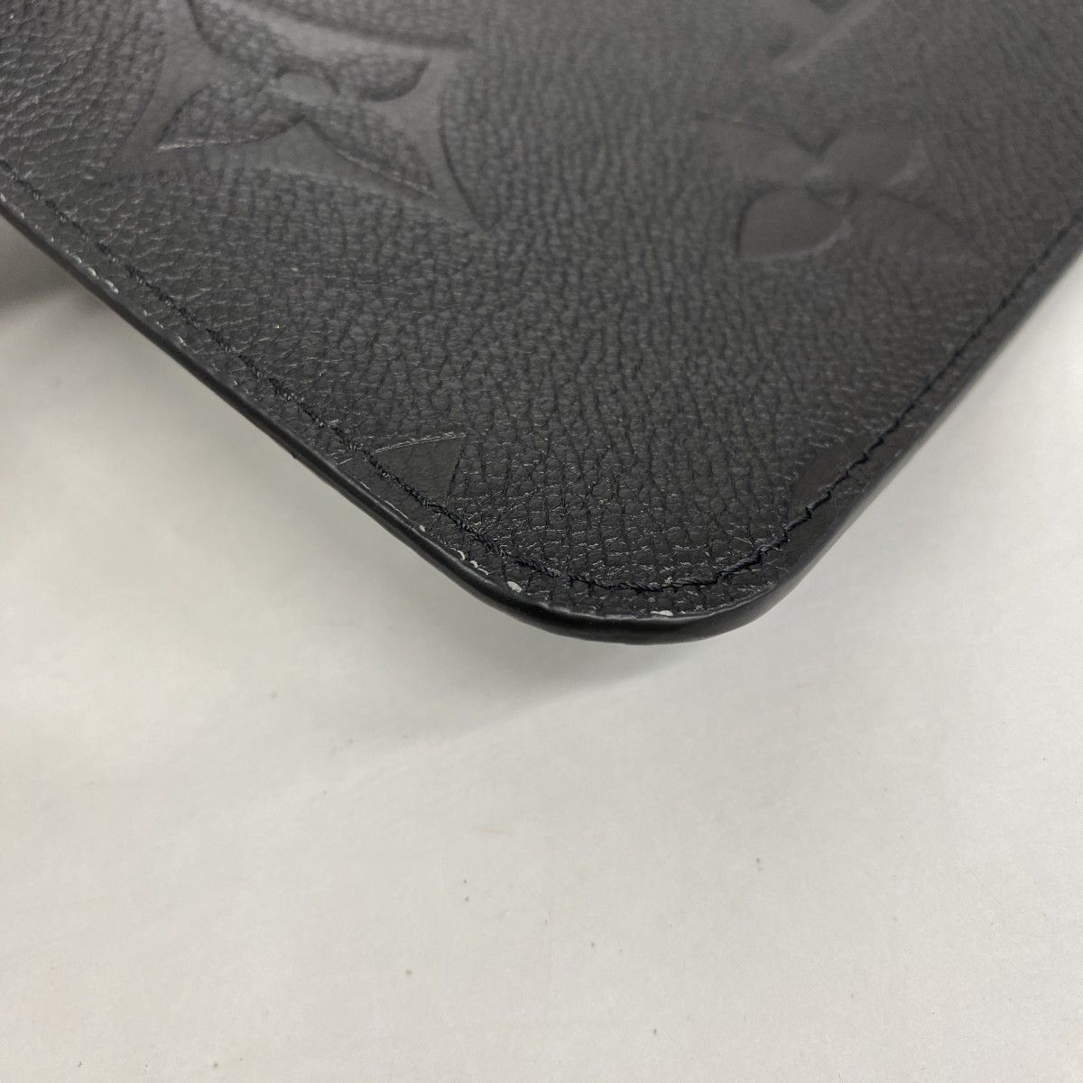 Louis Vuitton Tote Monogram Empreinte Neverfull MM Noir — view 9