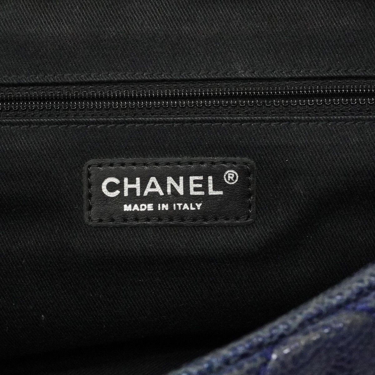 Chanel Shoulder Bag Quilted Caviar Leather Blue Silver — view 5