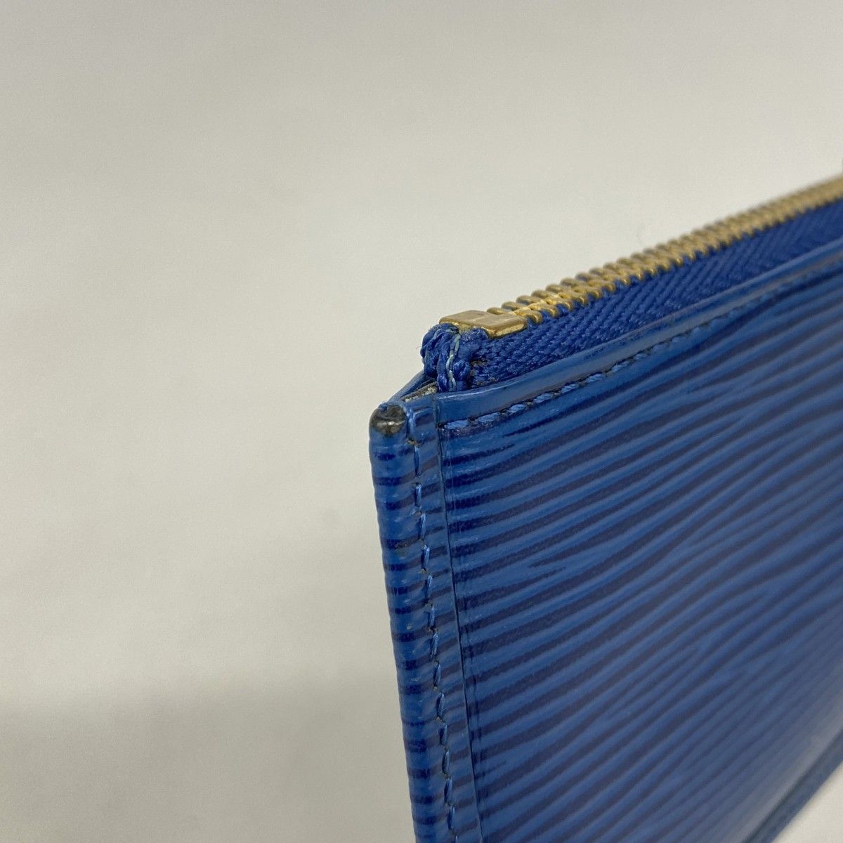 Louis Vuitton Coin Case Epi Pochette Cles Toledo Blue — view 5