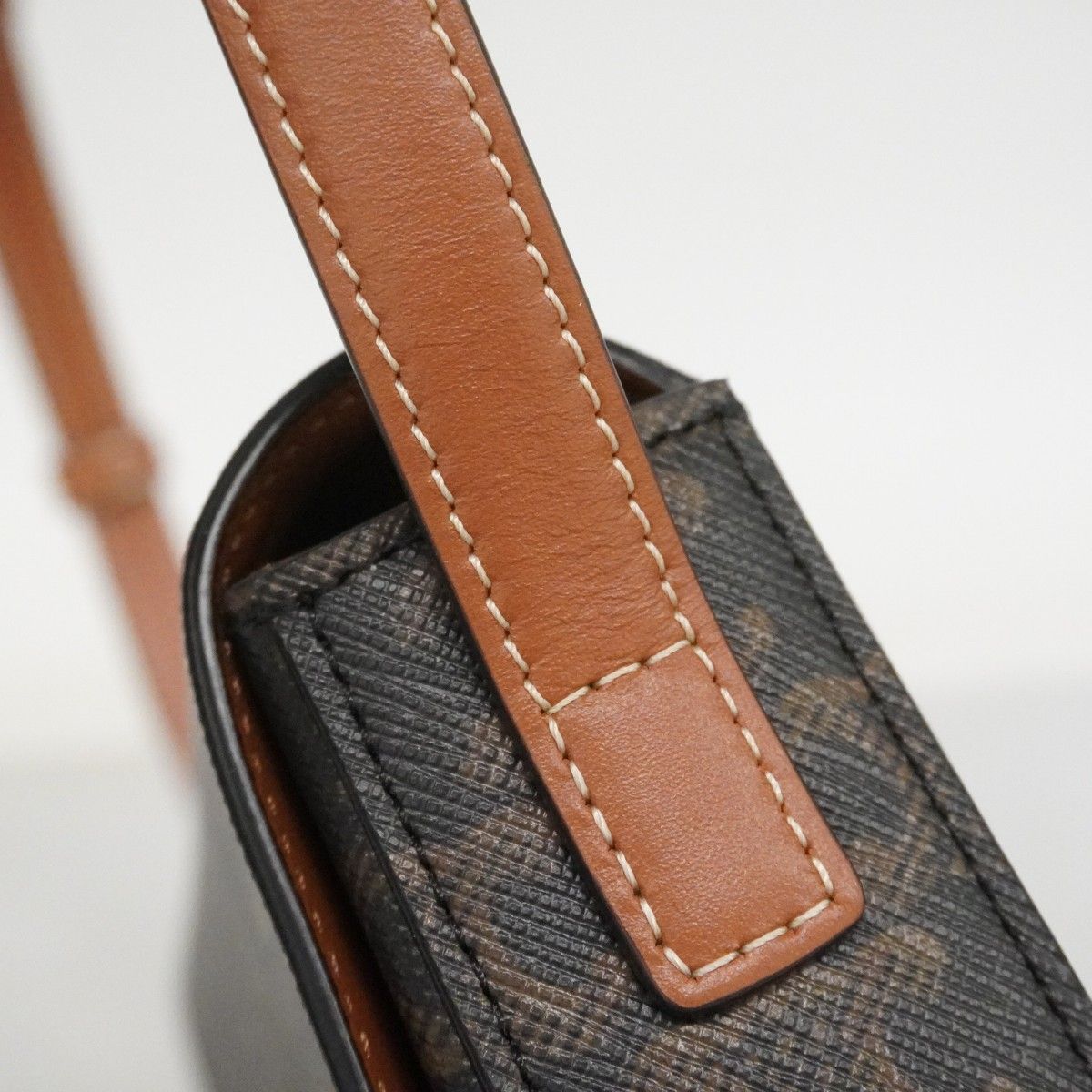 Celine Shoulder Bag Triomphe Brown Gold — view 7