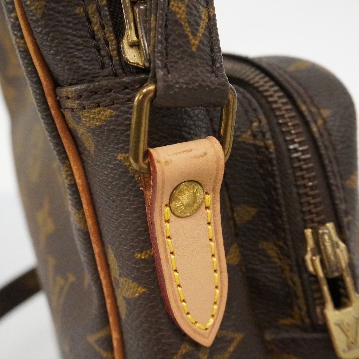 Louis Vuitton Shoulder Bag Monogram Amazon Brown — view 8