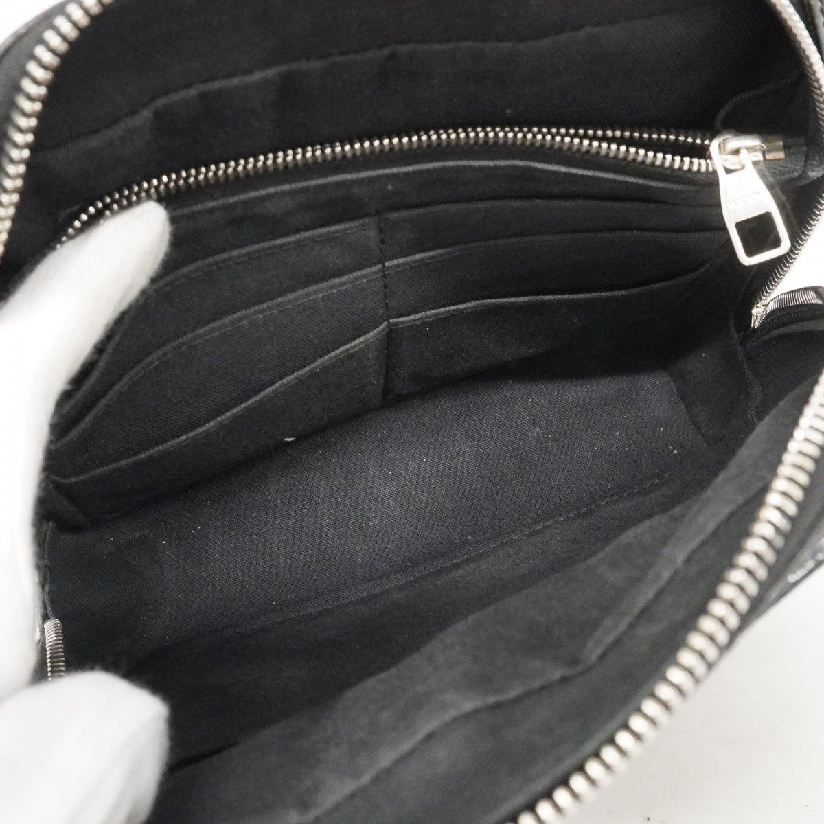 Louis Vuitton Clutch Epi Hoche Noir — view 4