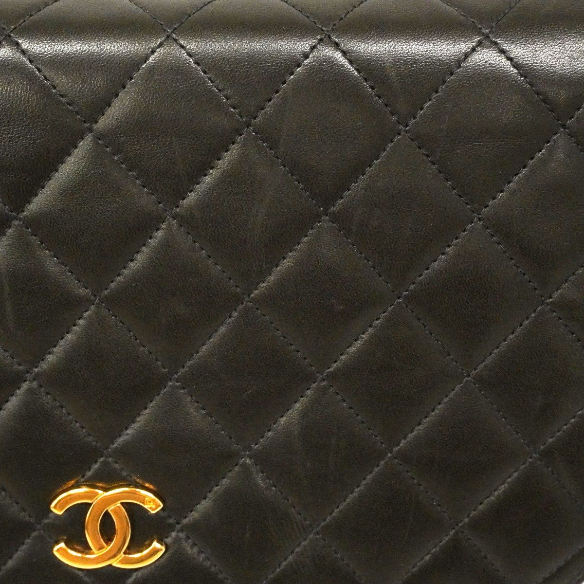 Chanel Shoulder Bag Quilted Lambskin Black Gold — view 8