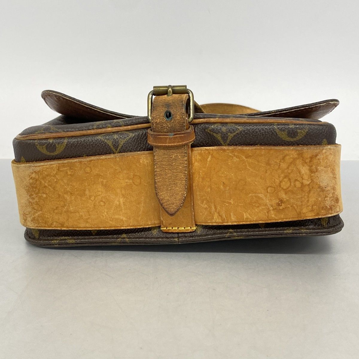 Louis Vuitton Shoulder Bag Monogram Cartouchiere MM Brown — view 3
