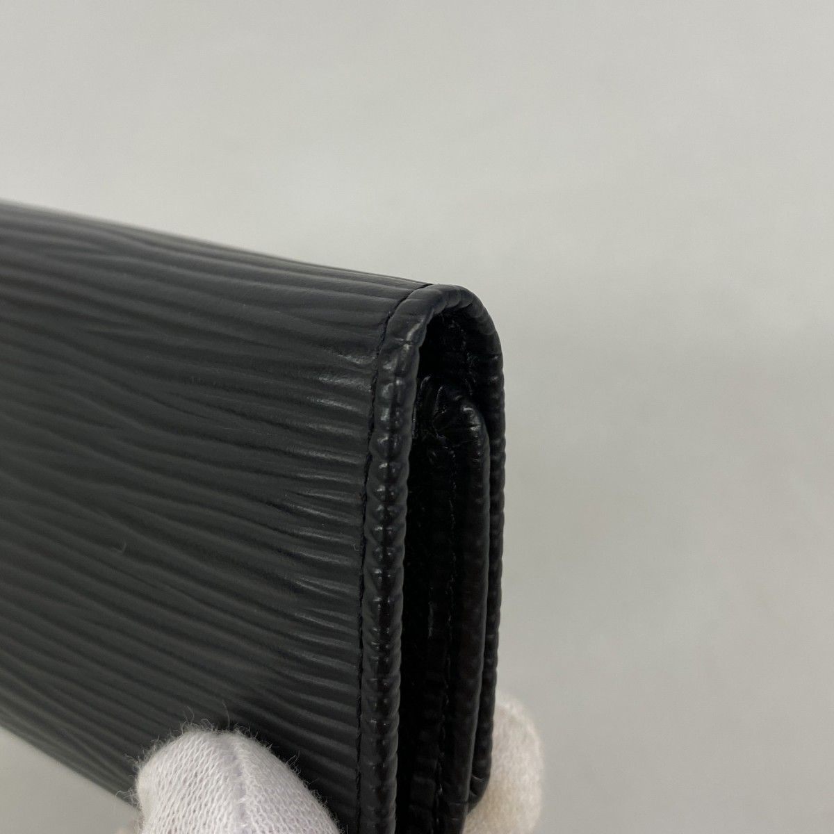 Louis Vuitton Key Case Epi Multicles 4 Noir Key Holder — view 7