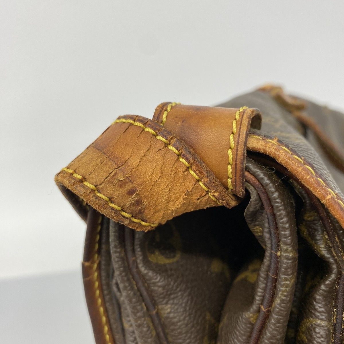 Louis Vuitton Shoulder Bag Monogram Saumur 35 Brown — view 8