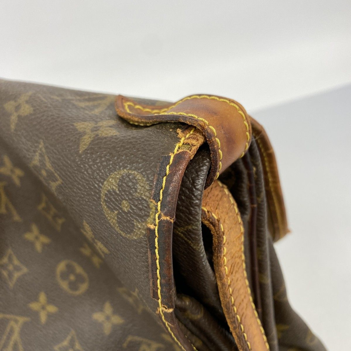 Louis Vuitton Shoulder Bag Monogram Saumur 35 Brown — view 6