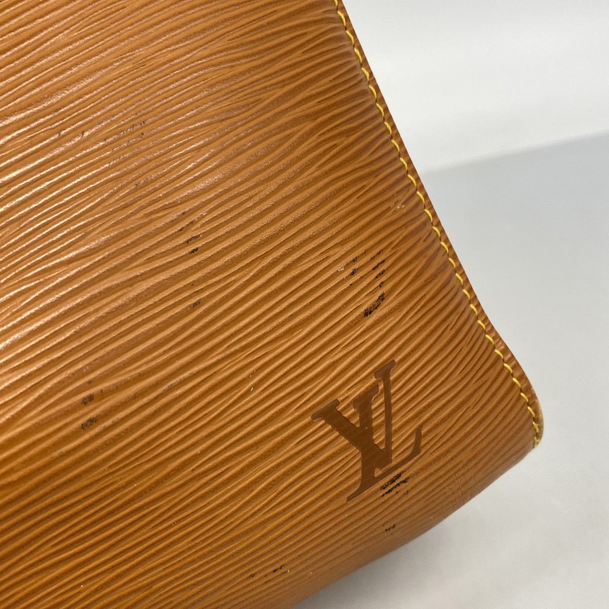 Louis Vuitton Boston Bag Epi Keepall 50 Cipango Gold — view 9
