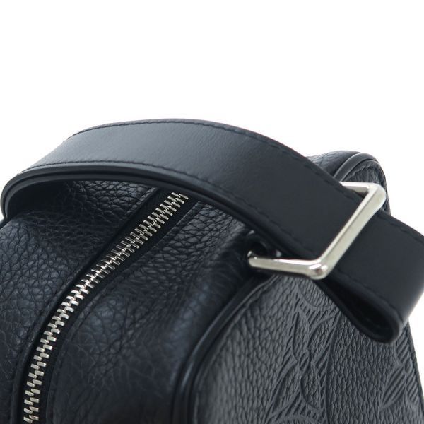 Louis Vuitton Vavin NV Clutch — view 3