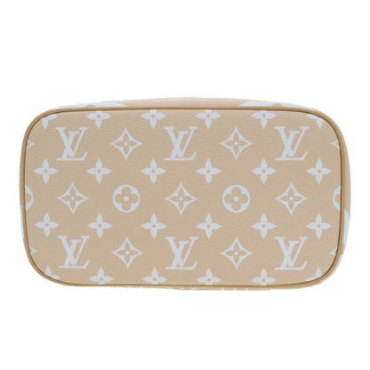 Louis Vuitton by the Pool Giant Nice Clutch — view 5