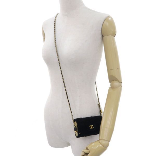 Chanel Camellia Chain Messenger — view 9