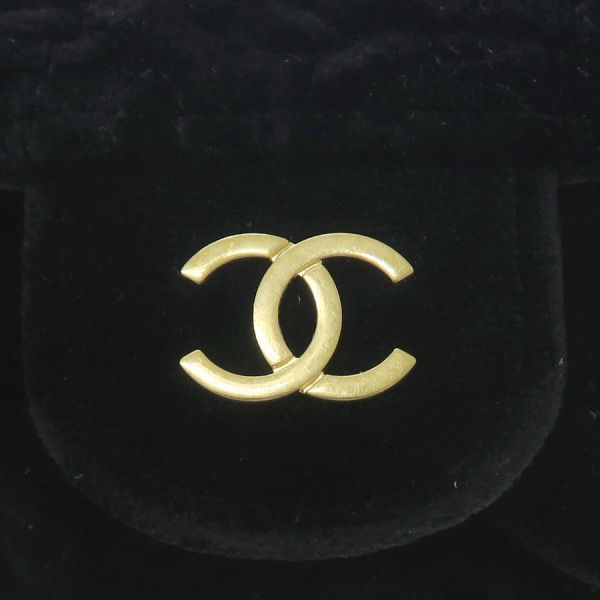 Chanel Camellia Chain Messenger — view 8
