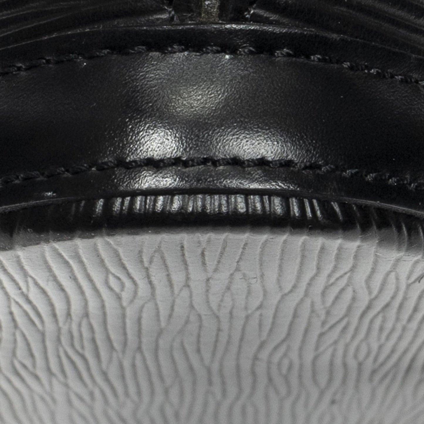 Louis Vuitton Saint Jacques Black Epi Messenger — view 7