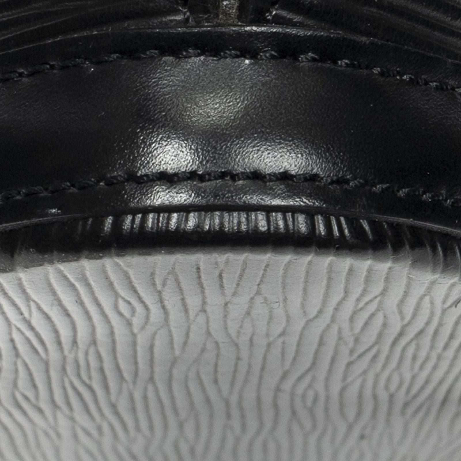 Louis Vuitton Saint Jacques Black Epi Messenger — view 7