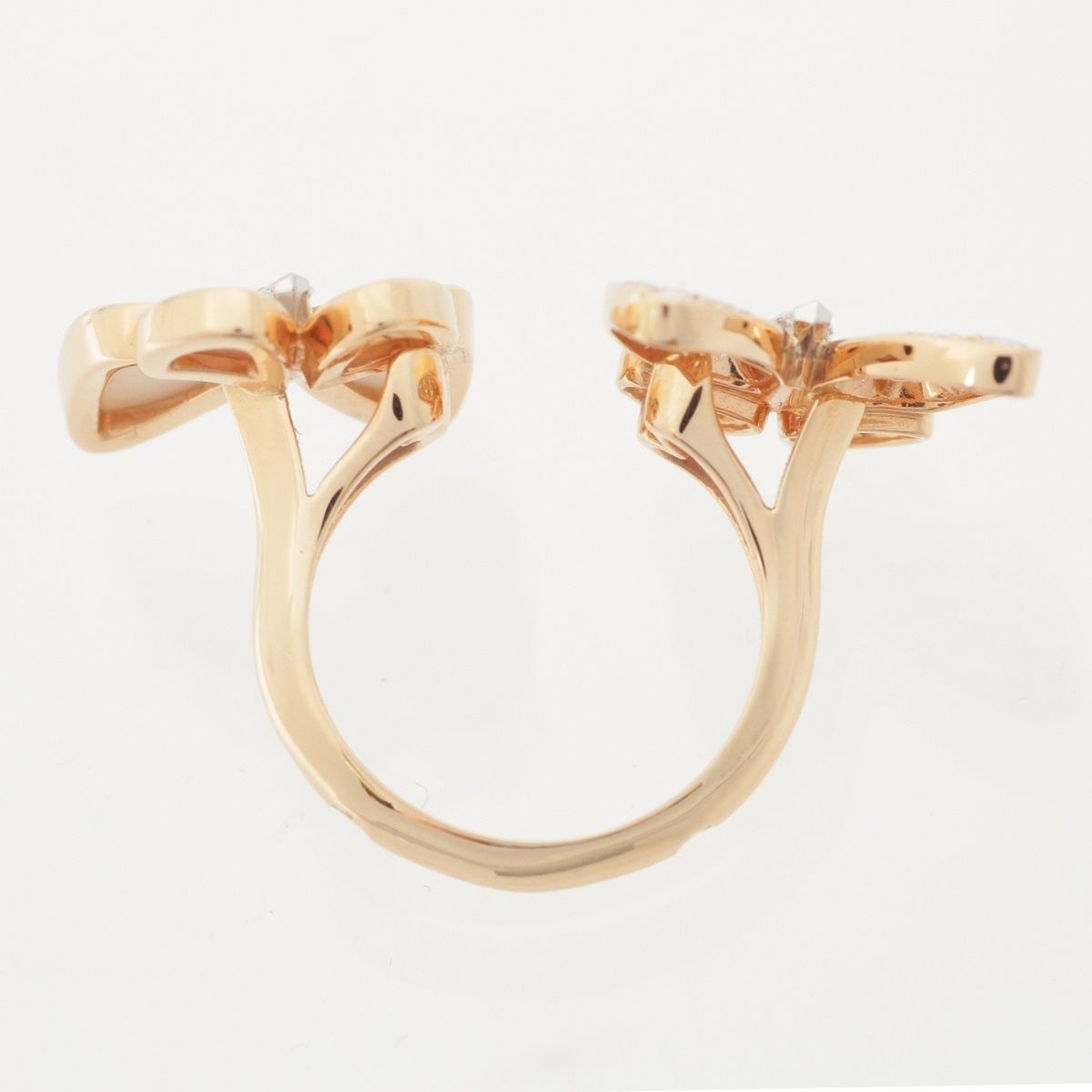 Van Cleef & Arpels de Papillon Entre les Doors Diamond Mother of Pearl Ring — view 5
