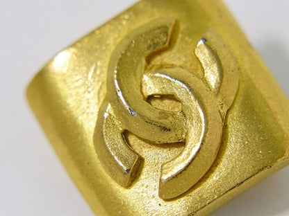 Chanel CC Logo Earrings Gold Plated — view 5