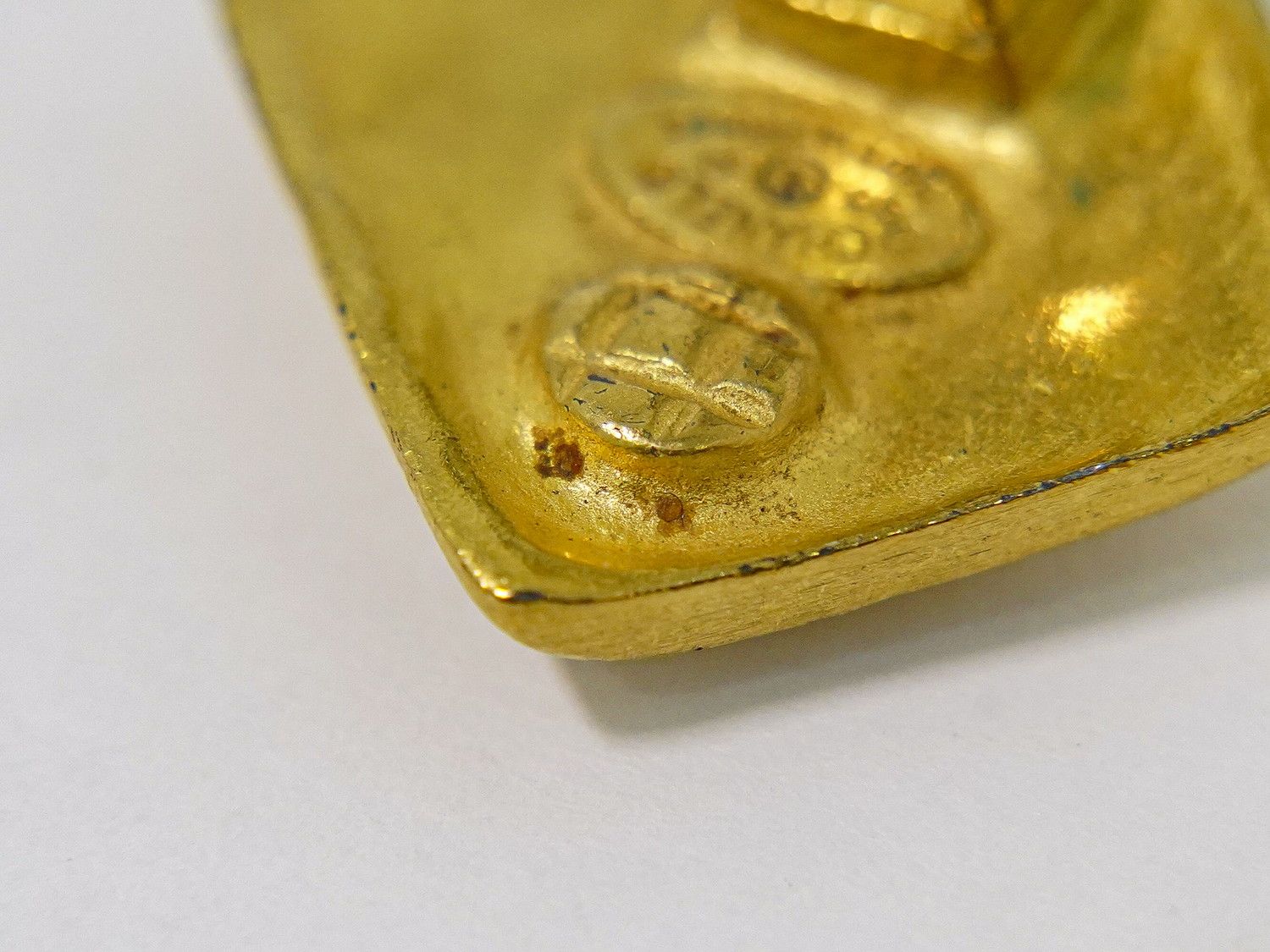 Chanel CC Logo Earrings Gold Plated — view 4