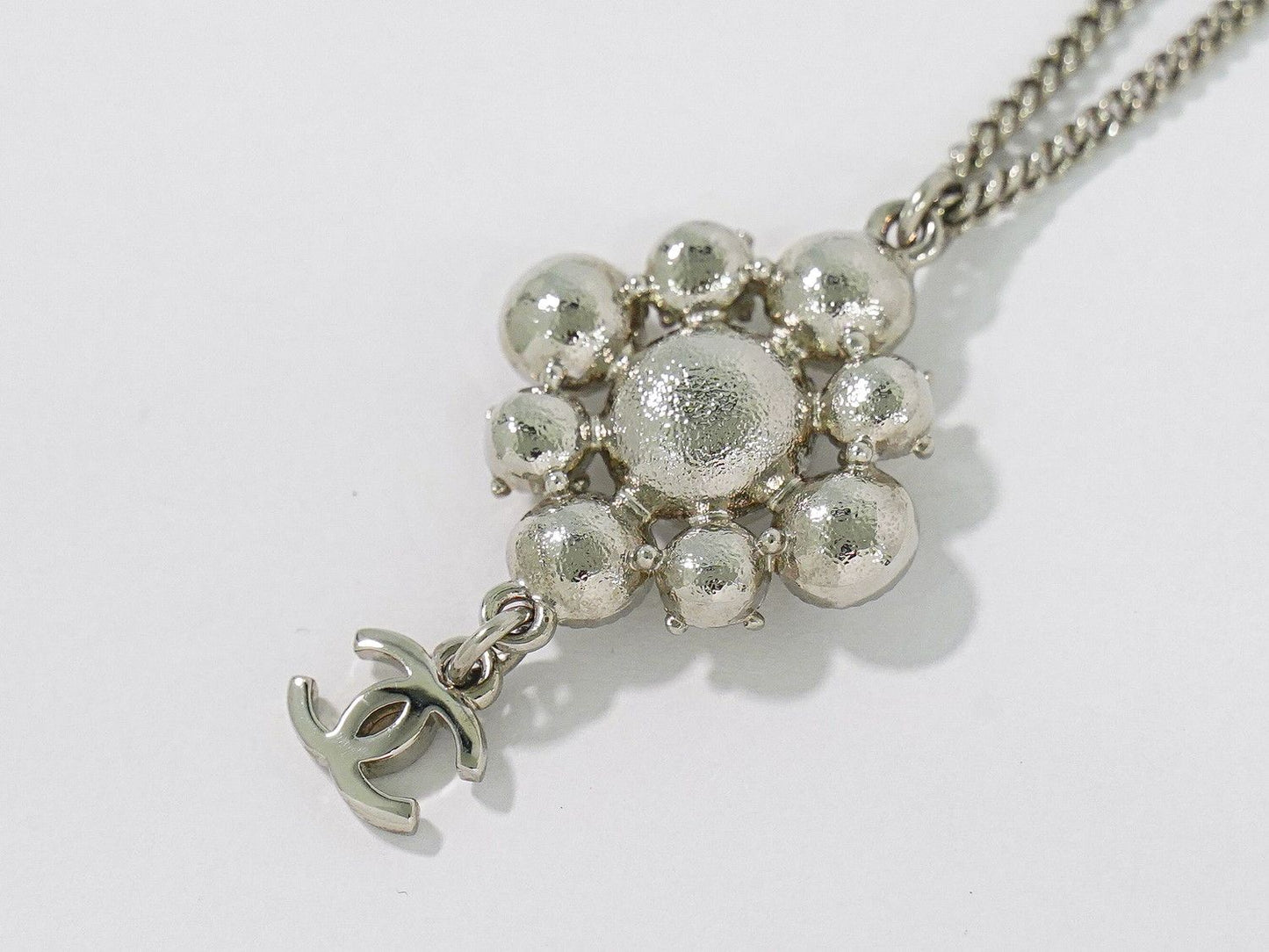 Chanel CC Logo Flower Motif Rhinestone Pendant Metal Silver — view 5