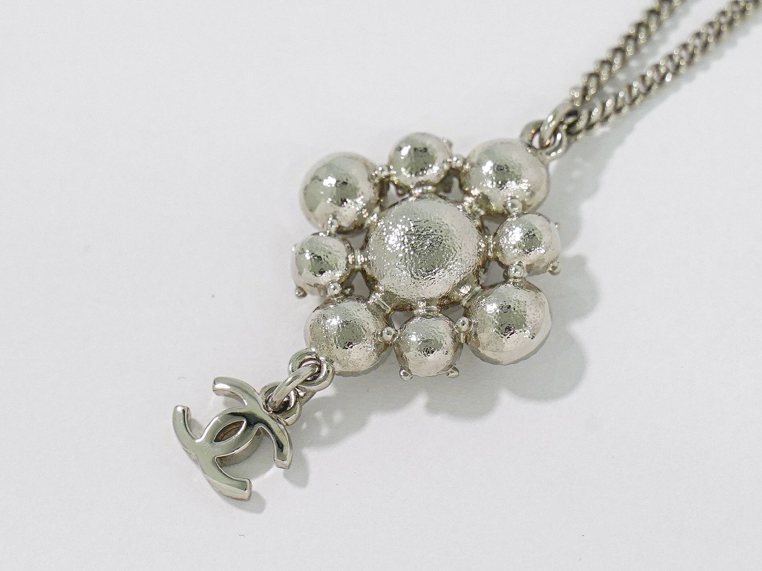 Chanel CC Logo Flower Motif Rhinestone Pendant Metal Silver — view 5
