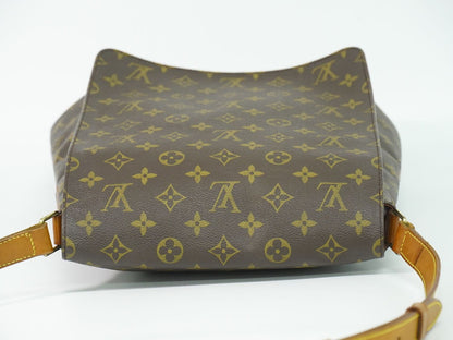 Louis Vuitton LV Musette Monogram Shoulder Bag Pochette Brown — view 5