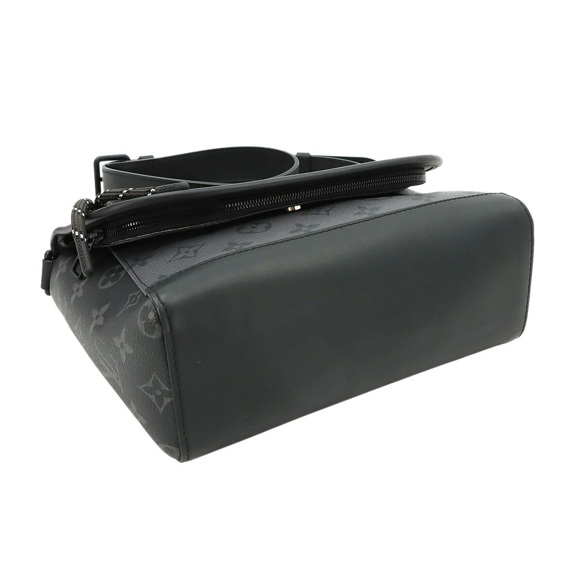 Louis Vuitton Monogram Eclipse Reverse Pulse Messenger Shoulder — view 4