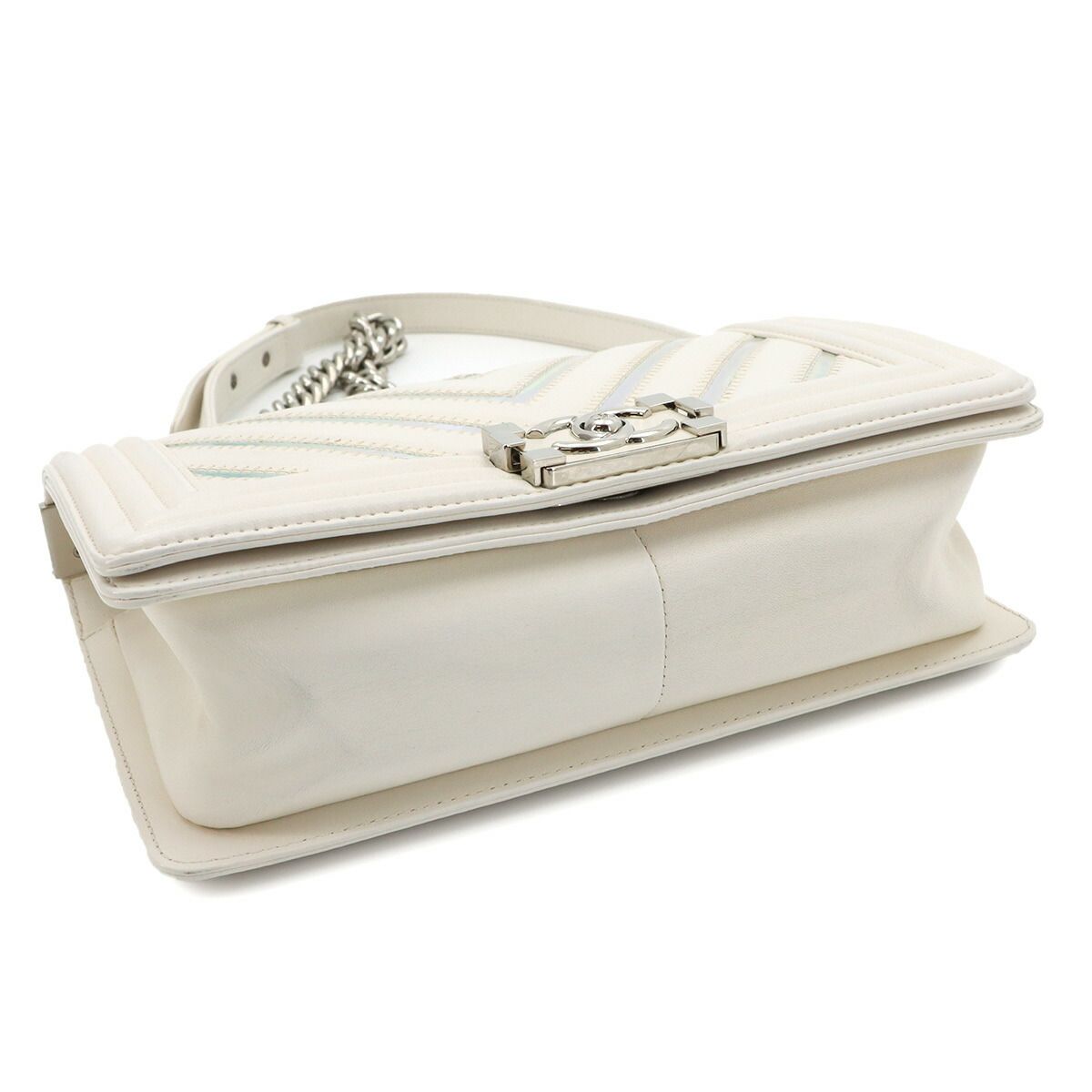 Chanel Chain Shoulder Bag Leather White Chez Blanc Stitch Silver — view 4