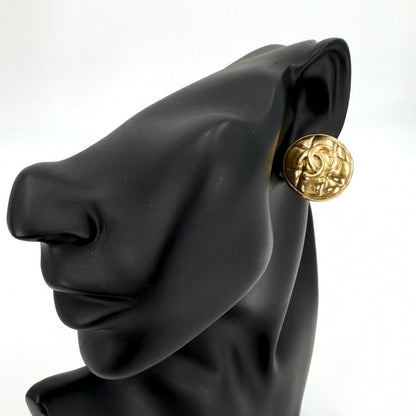 Chanel Earrings Quilted Round CC Logo Vintage Gold Plated — view 2