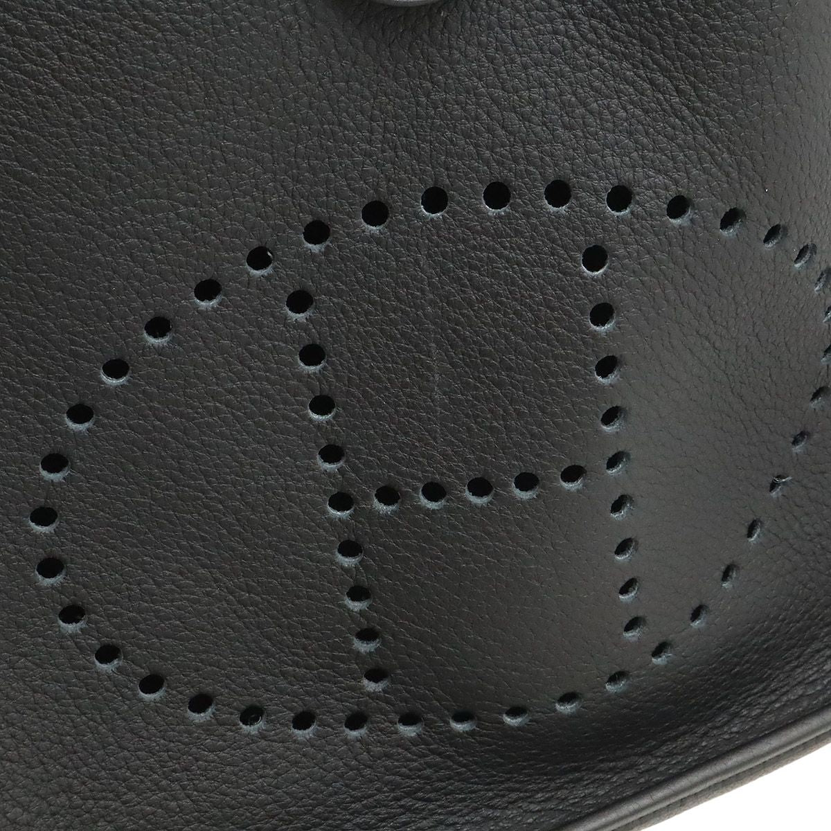 Hermes Evelyne I 1 GM Shoulder Bag Taurillon Clemence Black Gold — view 9