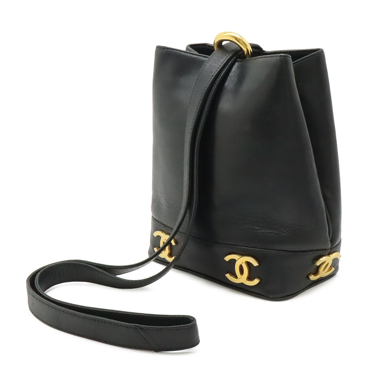 Chanel CC Logo Shoulder Bag Pochette Crossbody Lambskin Leather Black Gold — view 2