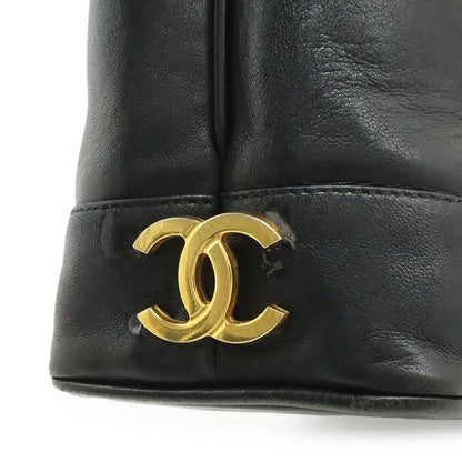 Chanel CC Logo Shoulder Bag Pochette Crossbody Lambskin Leather Black Gold — view 8