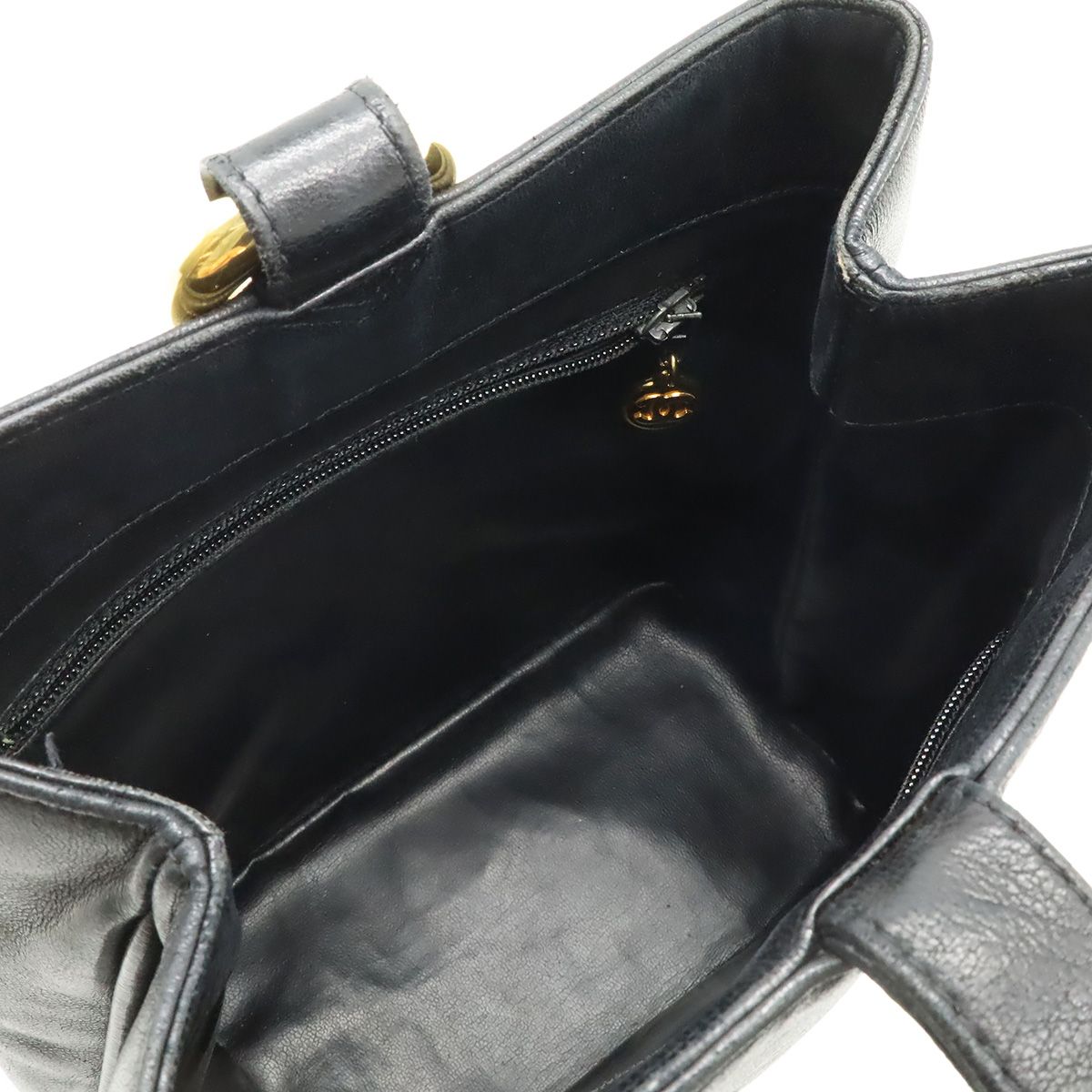 Chanel CC Logo Shoulder Bag Pochette Crossbody Lambskin Leather Black Gold — view 6