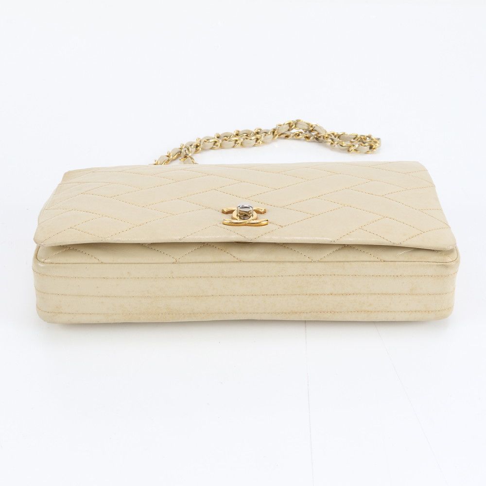Chanel Lambskin Chain Beige Leather Shoulder Bag Hand — view 6