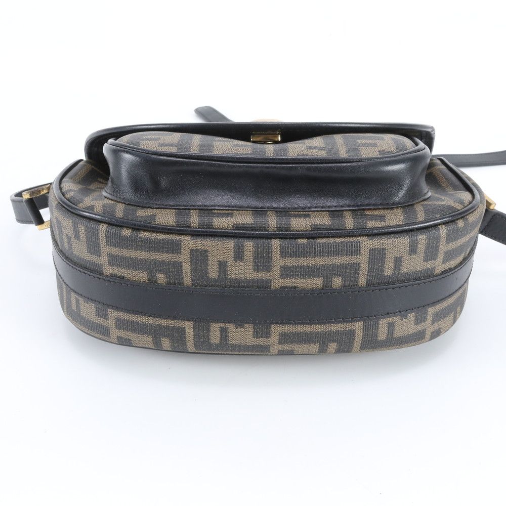 Fendi Vintage Zucca Leather Shoulder Bag Crossbody Black Hand — view 5