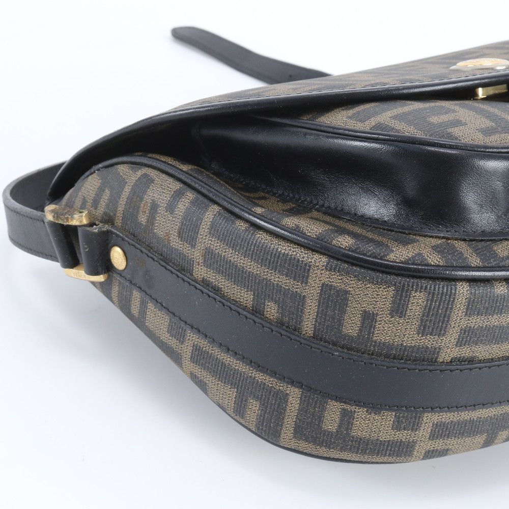 Fendi Vintage Zucca Leather Shoulder Bag Crossbody Black Hand — view 6