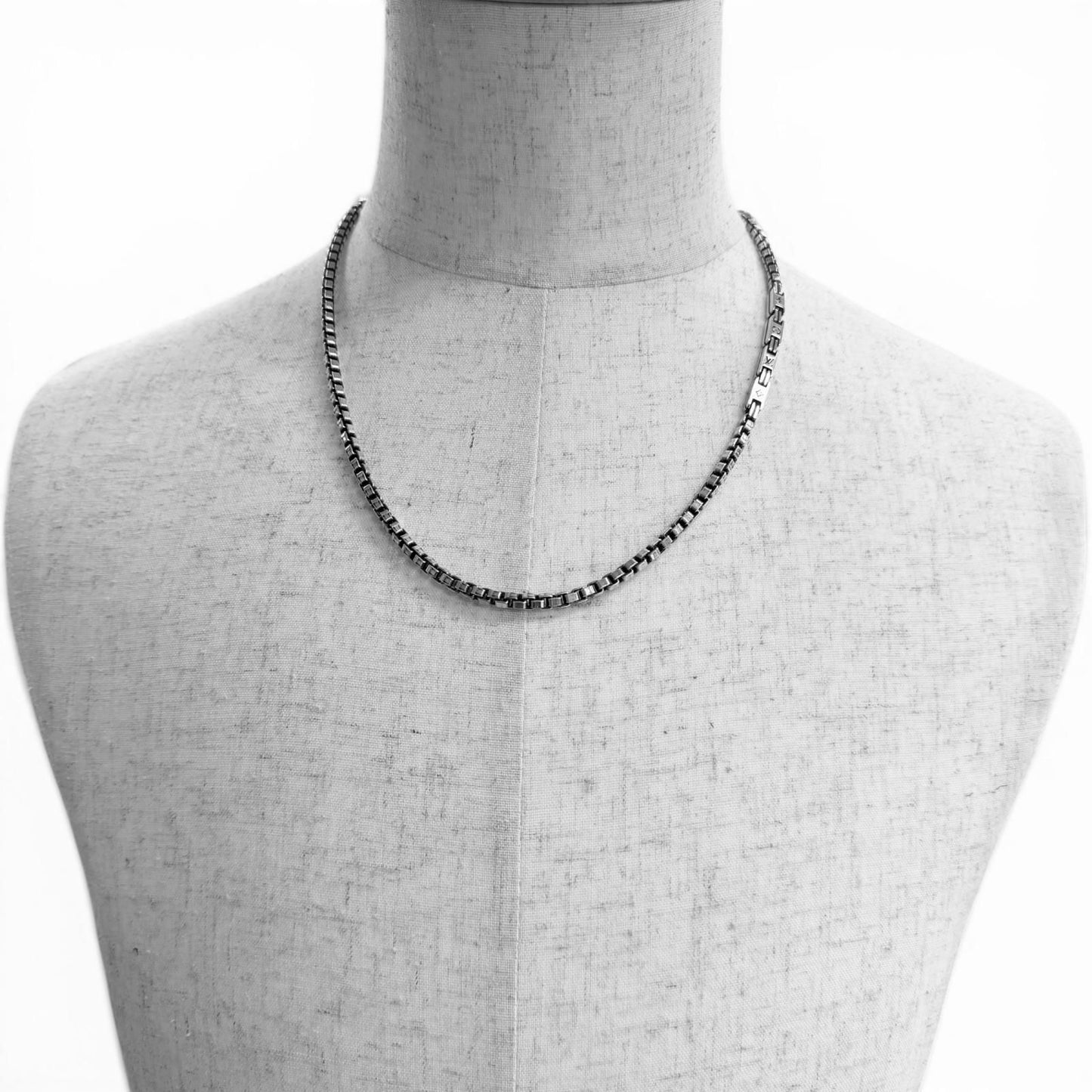 Louis Vuitton Chain Necklace LV Terra Silver — view 2