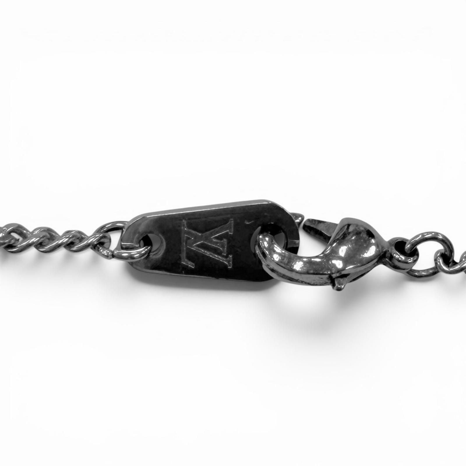 Louis Vuitton Necklace LV Award Pendant Silver Black — view 4