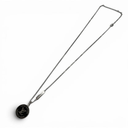 Louis Vuitton Necklace LV Award Pendant Silver Black — view 3
