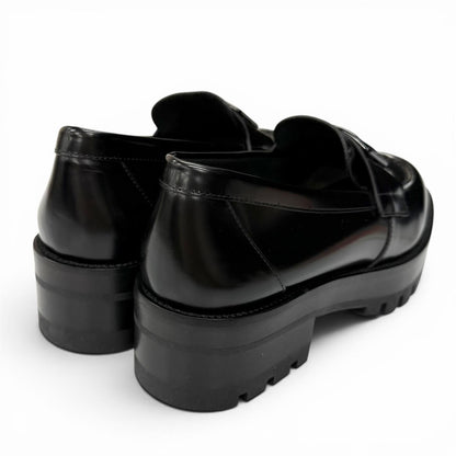 Chanel CC Logo Leather Loafers Shoes Black — view 2