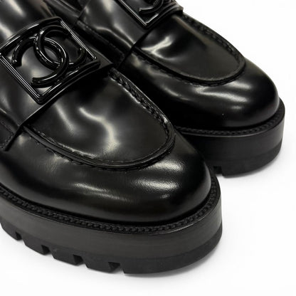 Chanel CC Logo Leather Loafers Shoes Black — view 7