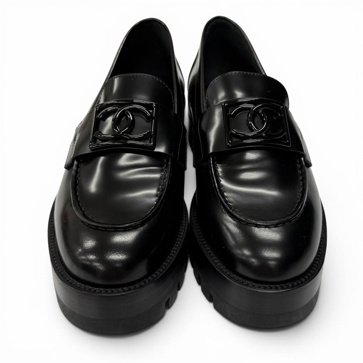 Chanel CC Logo Leather Loafers Shoes Black — view 3
