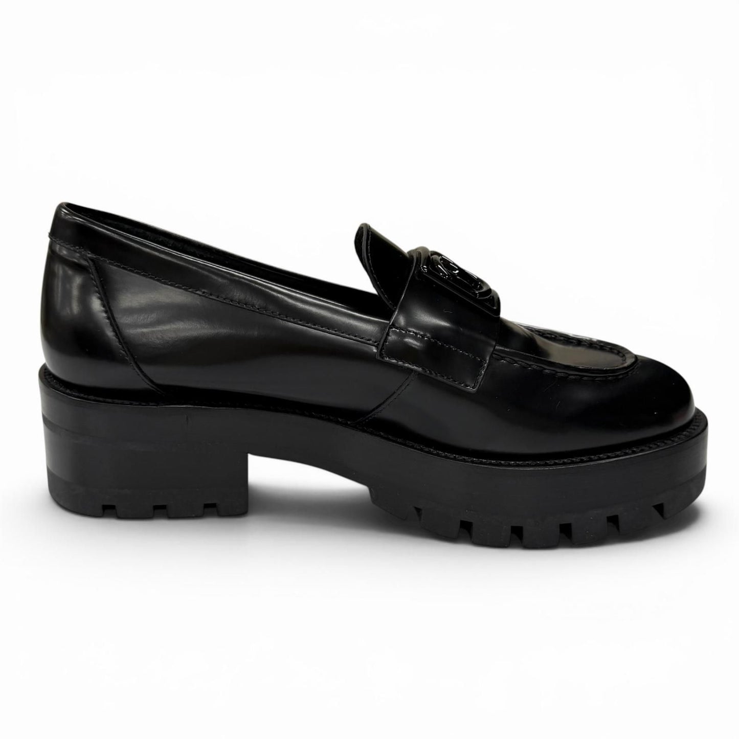 Chanel CC Logo Leather Loafers Shoes Black — view 5