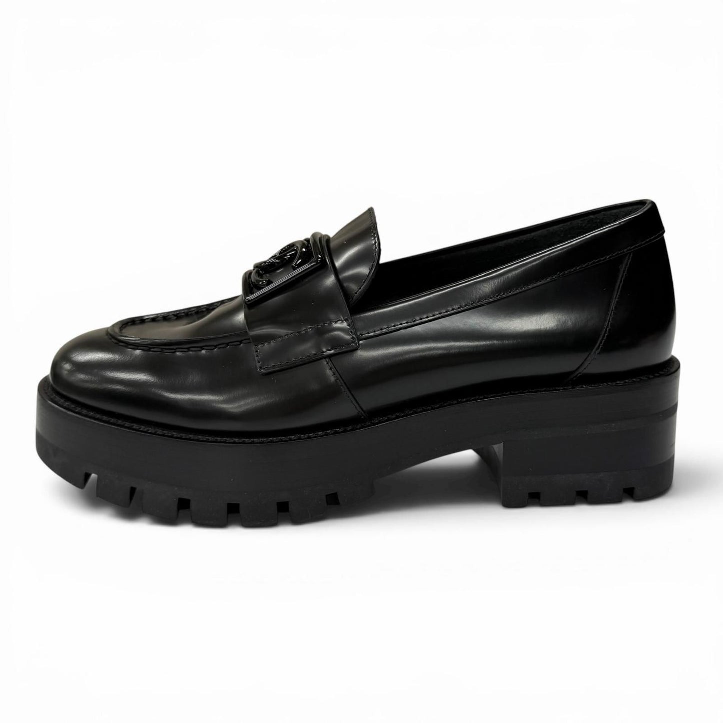 Chanel CC Logo Leather Loafers Shoes Black — view 4