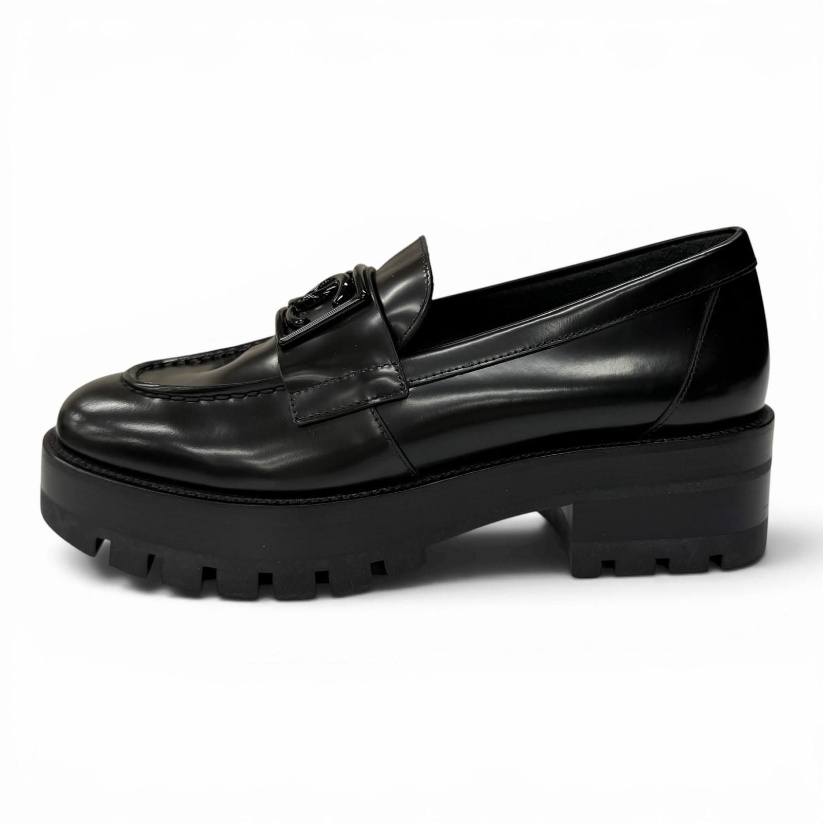 Chanel CC Logo Leather Loafers Shoes Black — view 4