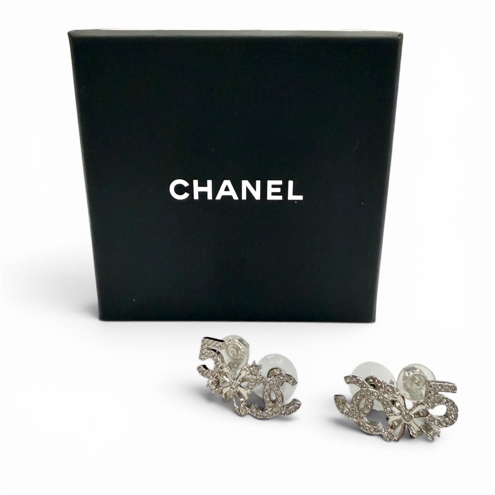 Chanel CC Logo Clover Rhinestone Earrings Silver — view 2