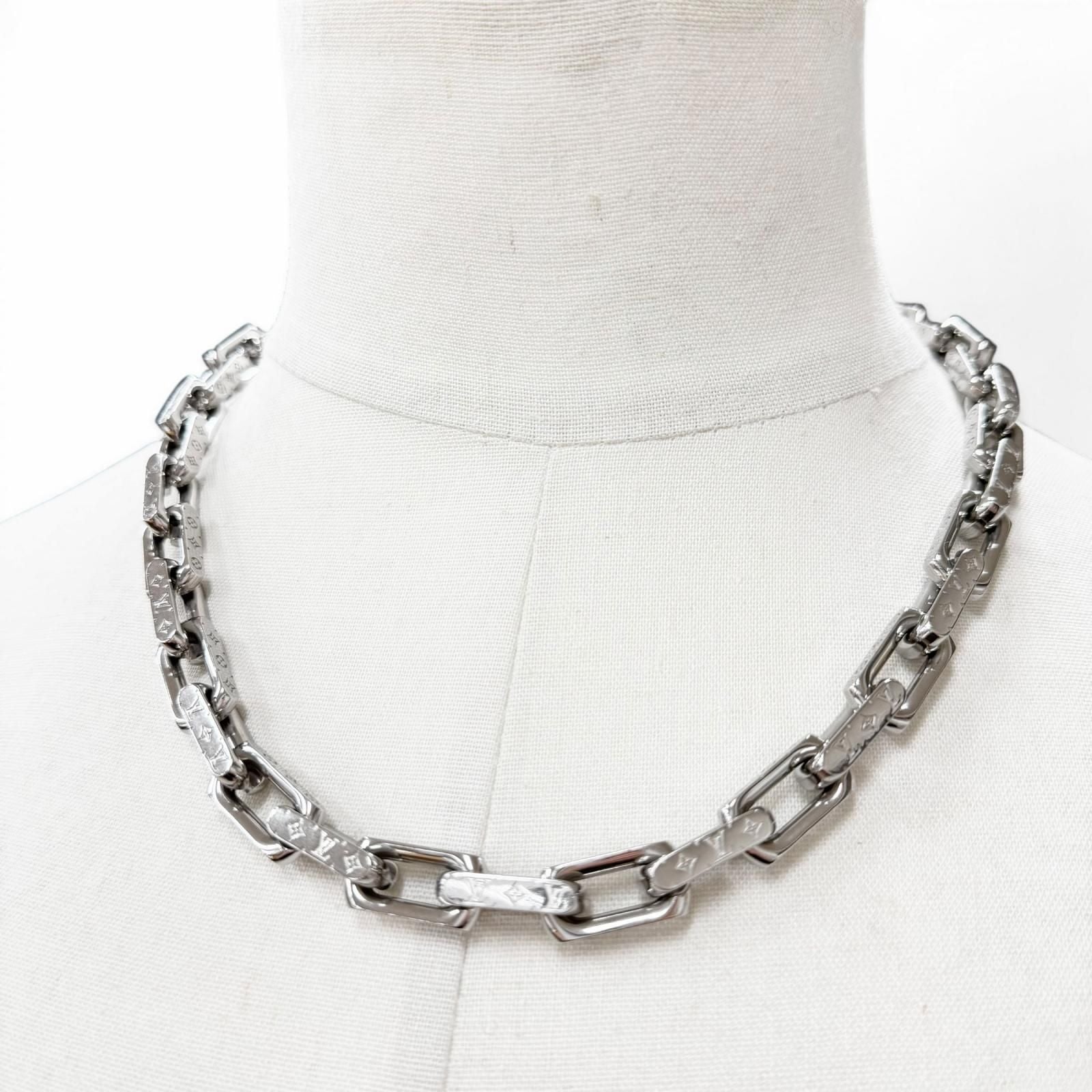 Louis Vuitton Collier Chain Monogram Necklace Silver — view 3